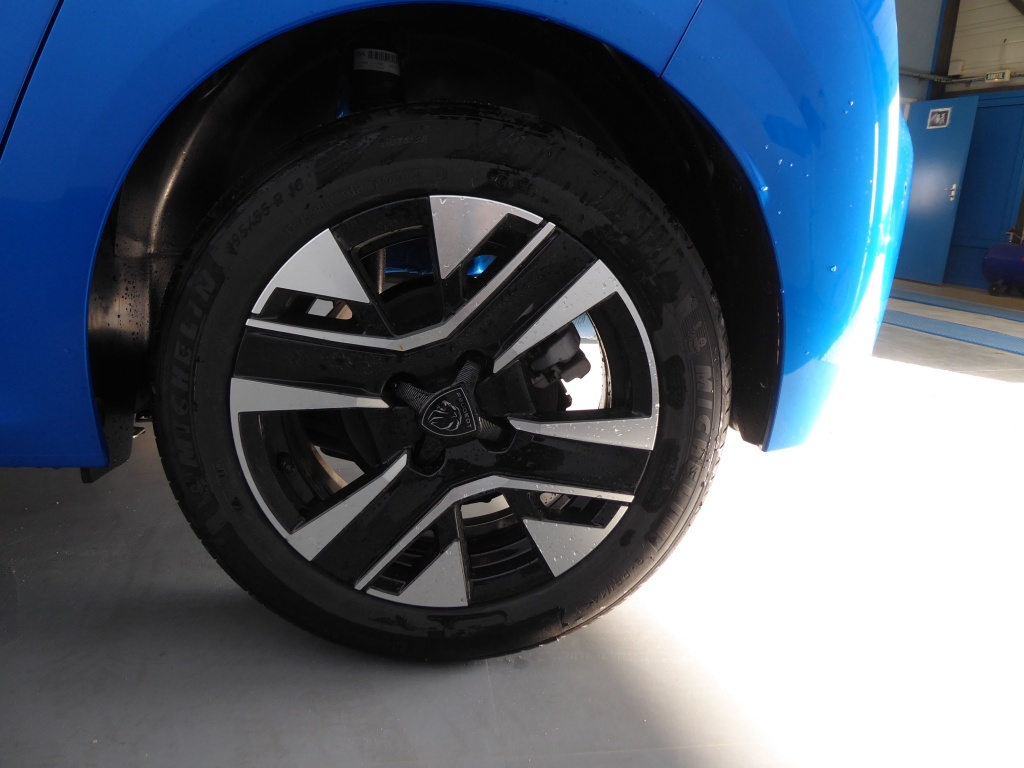 PEUGEOT 208 1.2 PURETECH 100CH S&S ALLURE - ref: 68405 - Photo 10