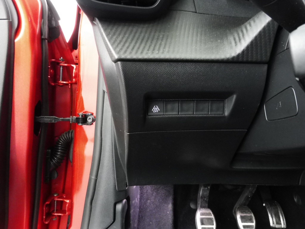 PEUGEOT 208 1.2 PURETECH 100CH S&S GT - ref: 68797 - Photo 8
