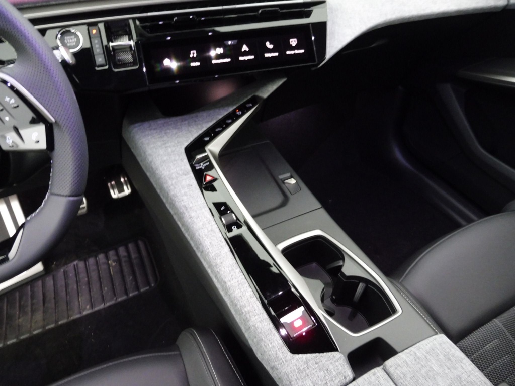 PEUGEOT 3008 1.2 HYBRID 145CH GT E-DCS6 - ref: 69965 - Photo 14