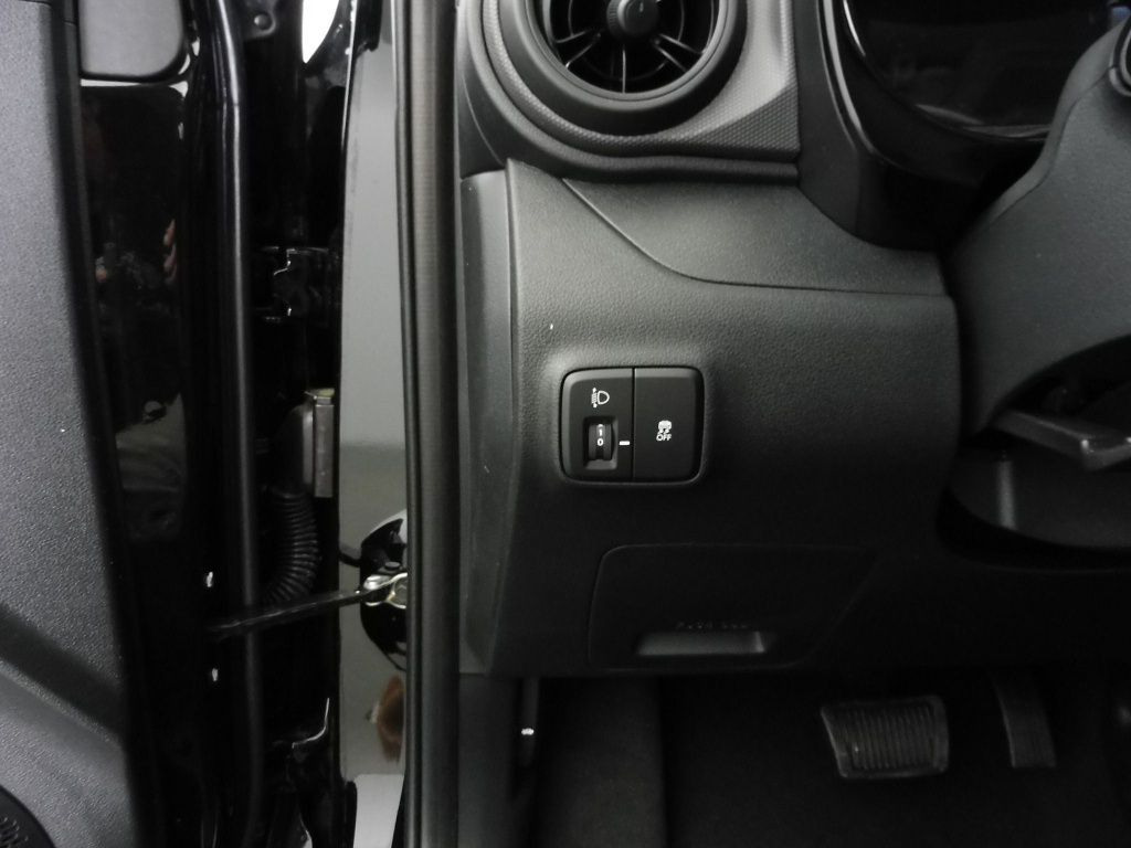 HYUNDAI i10 1.0 63CH ECO INTUITIVE PACK BVR - ref: 70006 - Photo 8