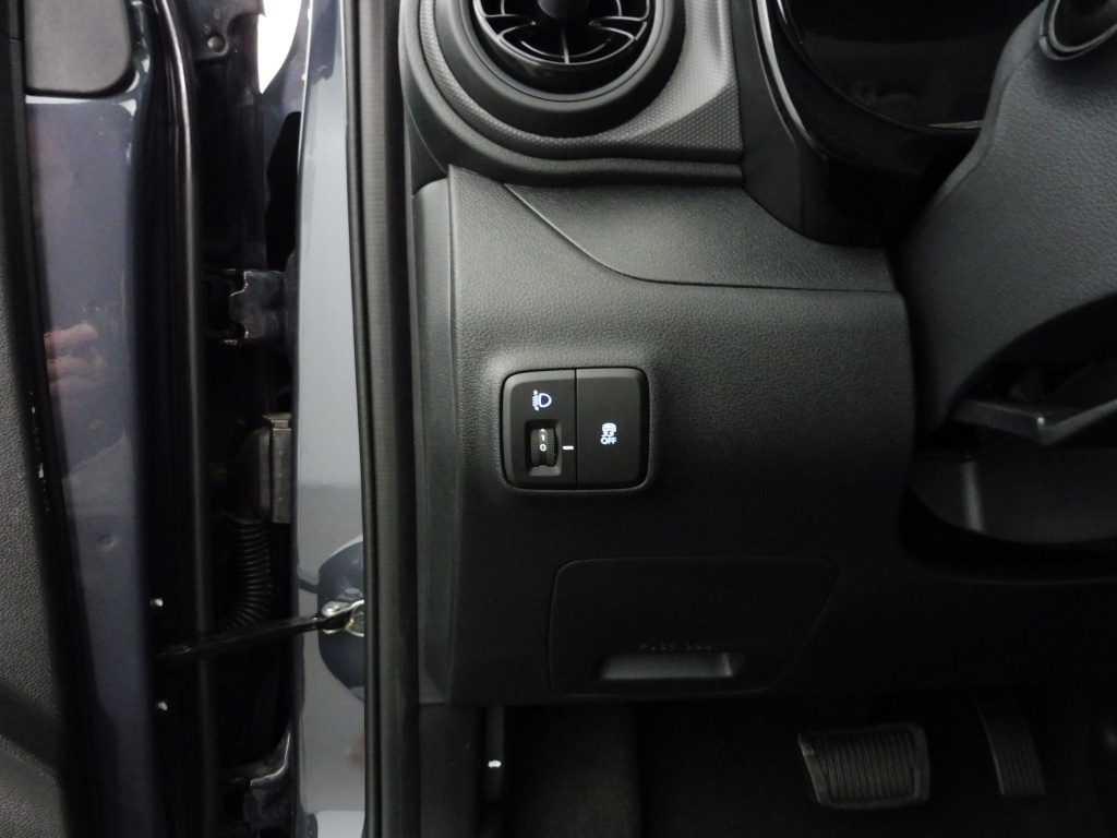 HYUNDAI i10 1.0 63CH ECO INTUITIVE PACK BVR - ref: 70015 - Photo 8