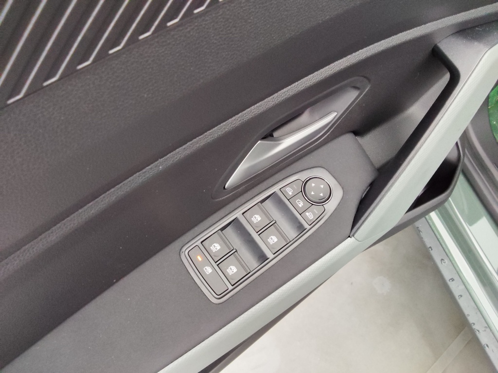 DACIA DUSTER 1.2 TCE MILD HYBRID 130CH EXTREME 4X4 - ref: 70256 - Photo 17
