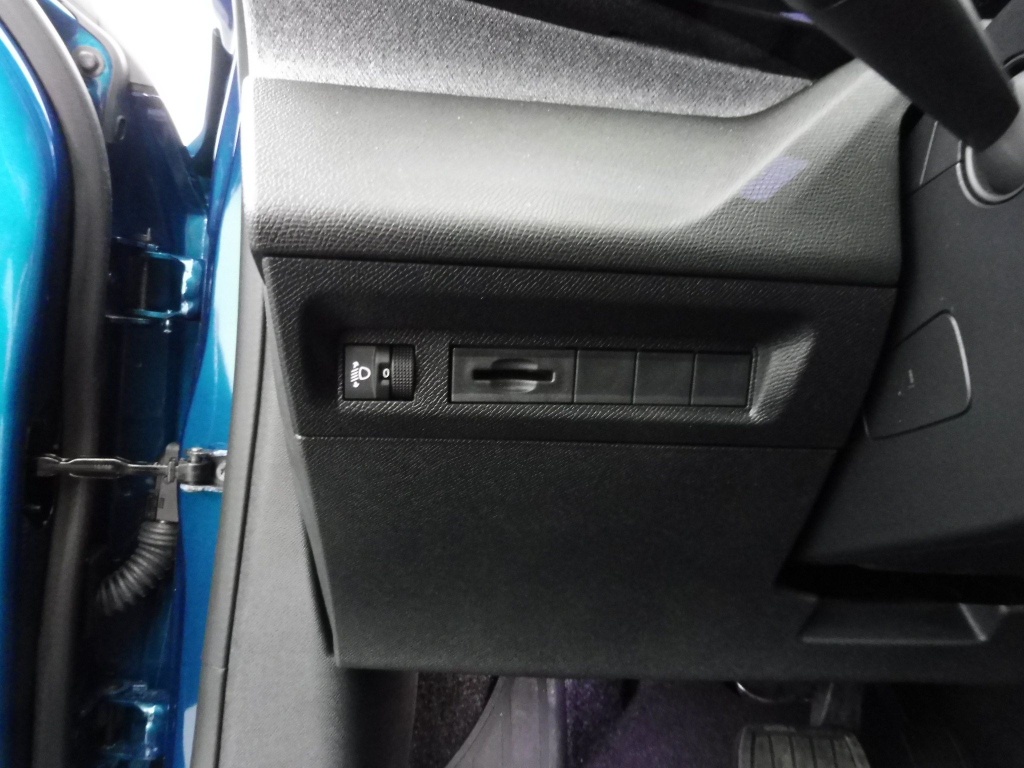 PEUGEOT 308 1.5 BLUEHDI 130CH S&S ALLURE EAT8 - ref: 70442 - Photo 8