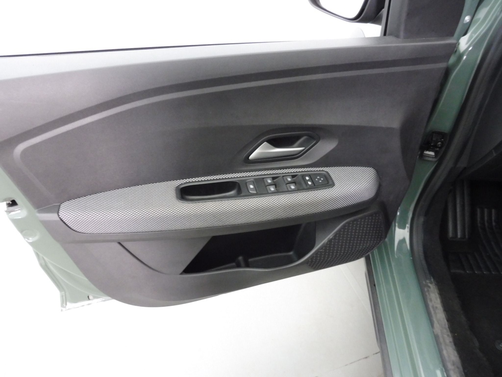 DACIA Jogger 1.0 TCE 110CH EXPRESSION 7 PLACES -24 - ref: 70817 - Photo 17