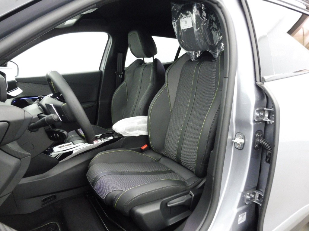 PEUGEOT 2008 1.2 HYBRID 136CH GT E-DCS6 - ref: 70920 - Photo 13