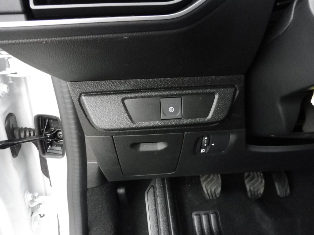 DACIA JOGGER 1.0 TCE 110CH EXTREME 7 PLACES -24 - ref: 70975 - Photo 8