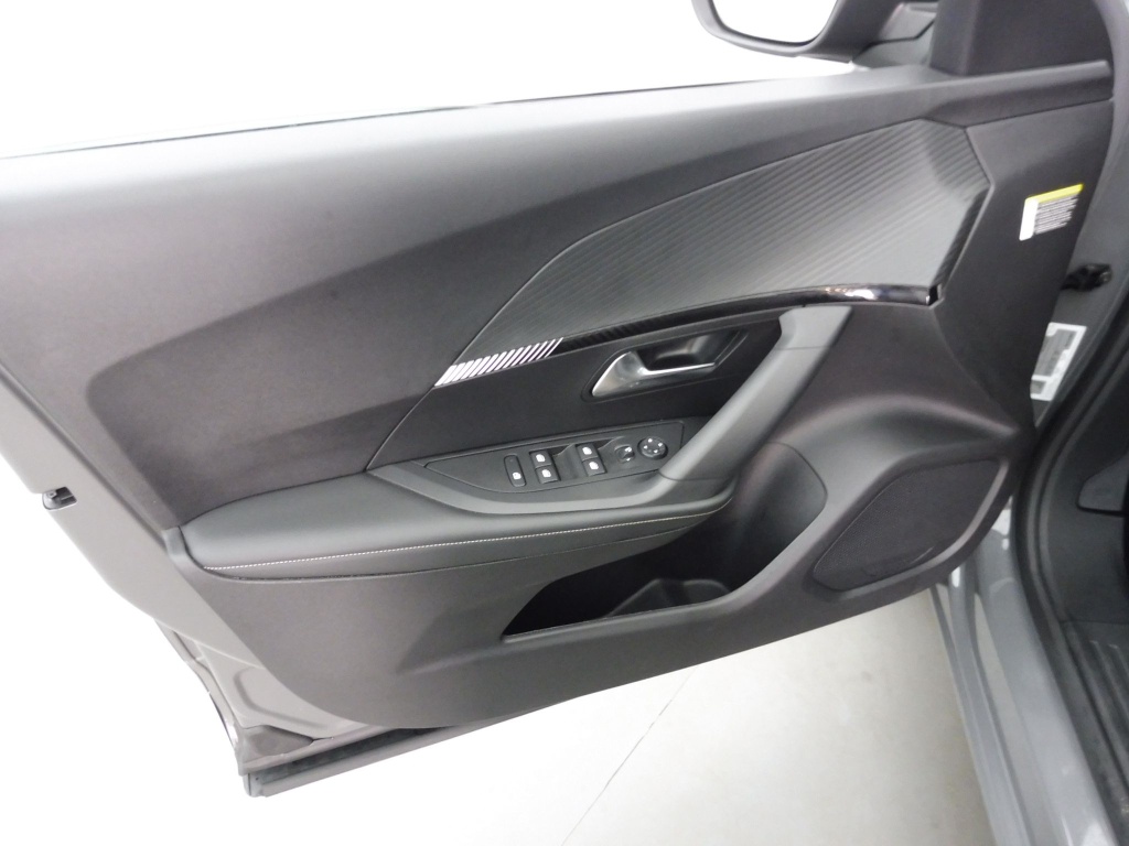 PEUGEOT 2008 1.2 PURETECH 130CH S&S ALLURE EAT8 - ref: 70979 - Photo 17