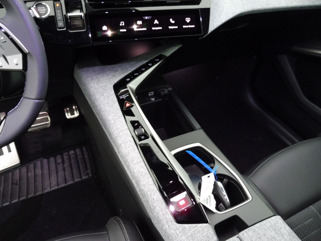 PEUGEOT 3008 1.2 HYBRID 145CH GT E-DCS6 - ref: 70990 - Photo 14