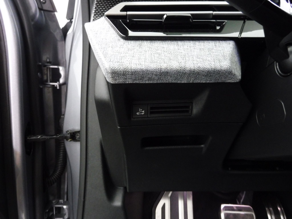 PEUGEOT 3008 1.2 HYBRID 145CH GT E-DCS6 - ref: 70990 - Photo 8