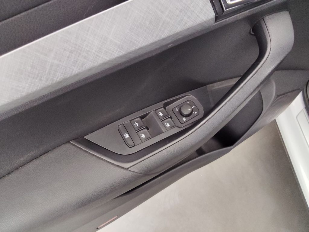 SKODA Karoq 2.0 TDI 115CH SELECTION - ref: 72225 - Photo 18