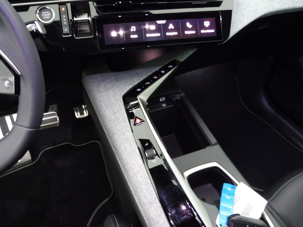 PEUGEOT 3008 1.2 HYBRID 145CH GT E-DCS6 - ref: 72306 - Photo 8