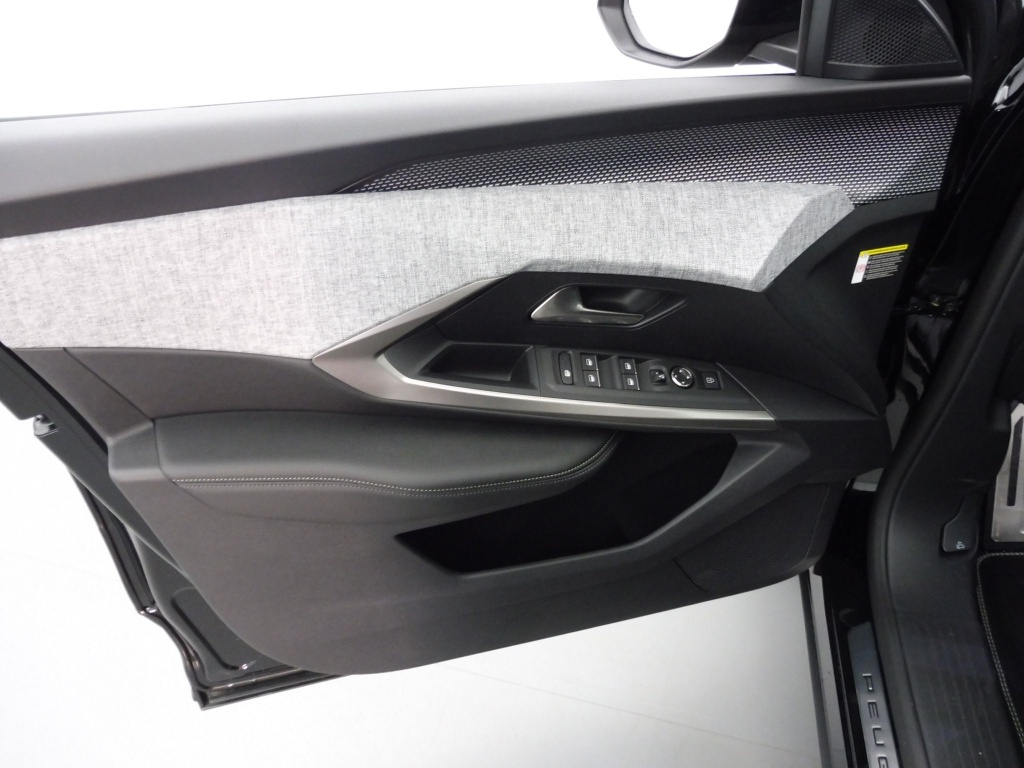 PEUGEOT 3008 1.2 HYBRID 145CH GT E-DCS6 - ref: 72307 - Photo 18