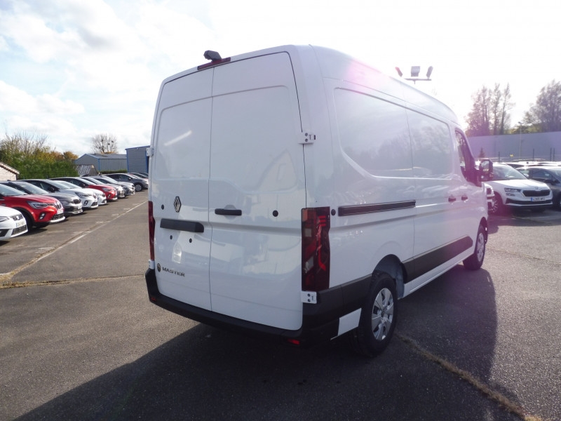 RENAULT Master F3500 L2H2 2.0 BLUE DCI 150CH EXTRA AUTO - 25 - ref: 72324 - Photo 2