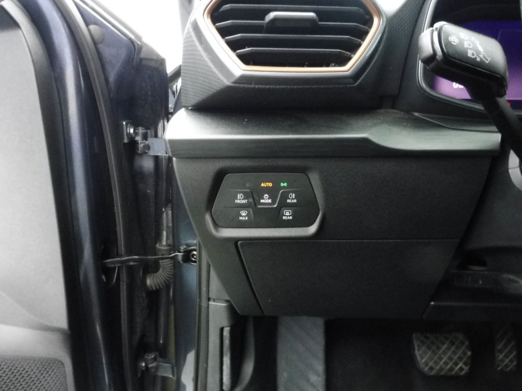 CUPRA Leon Sportstourer 1.5 ETSI 150CH V DSG7 - ref: 72703 - Photo 8