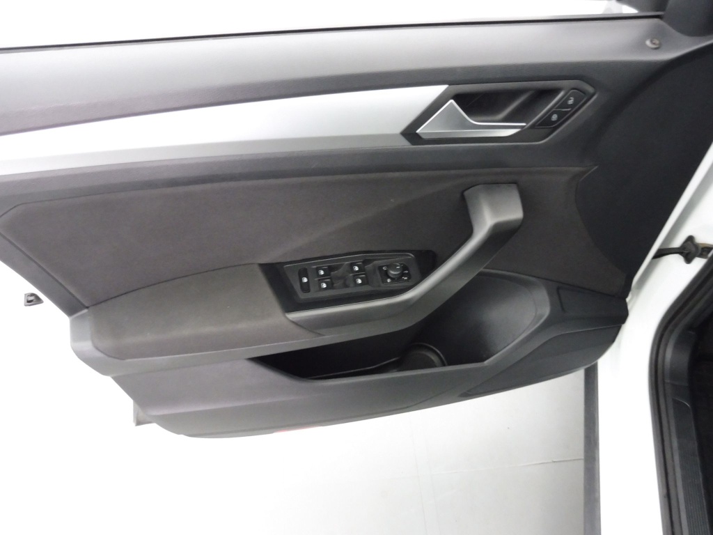 VOLKSWAGEN T-Roc 1.5 TSI 150 life - ref: 72816 - Photo 17