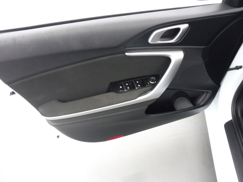 KIA Ceed 1.0 T-GDI 100edition 7 - ref: 72959 - Photo 18