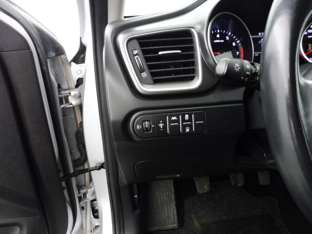 KIA Ceed 1.0 T-GDI 120champion - ref: 73223 - Photo 8