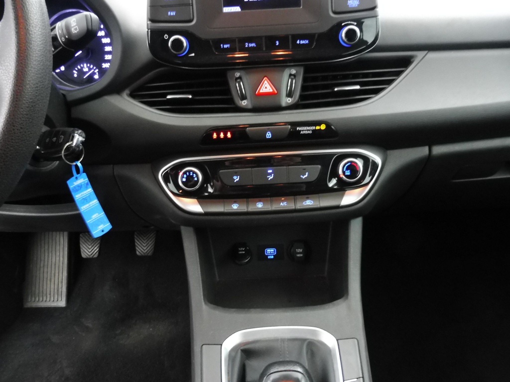 HYUNDAI i30 1.5 DPI 110 CH - ref: 73291 - Photo 6