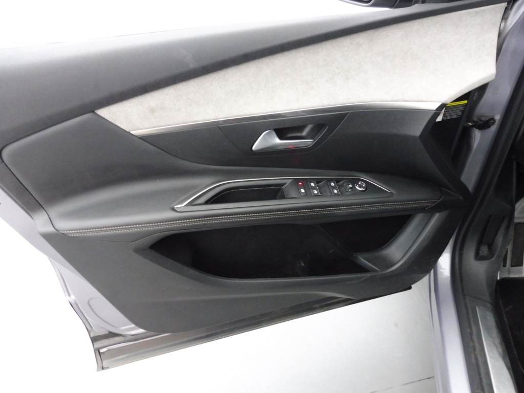 PEUGEOT 3008 1.5 BLUEHDI 130CH S&S GT EAT8 - ref: 73455 - Photo 18