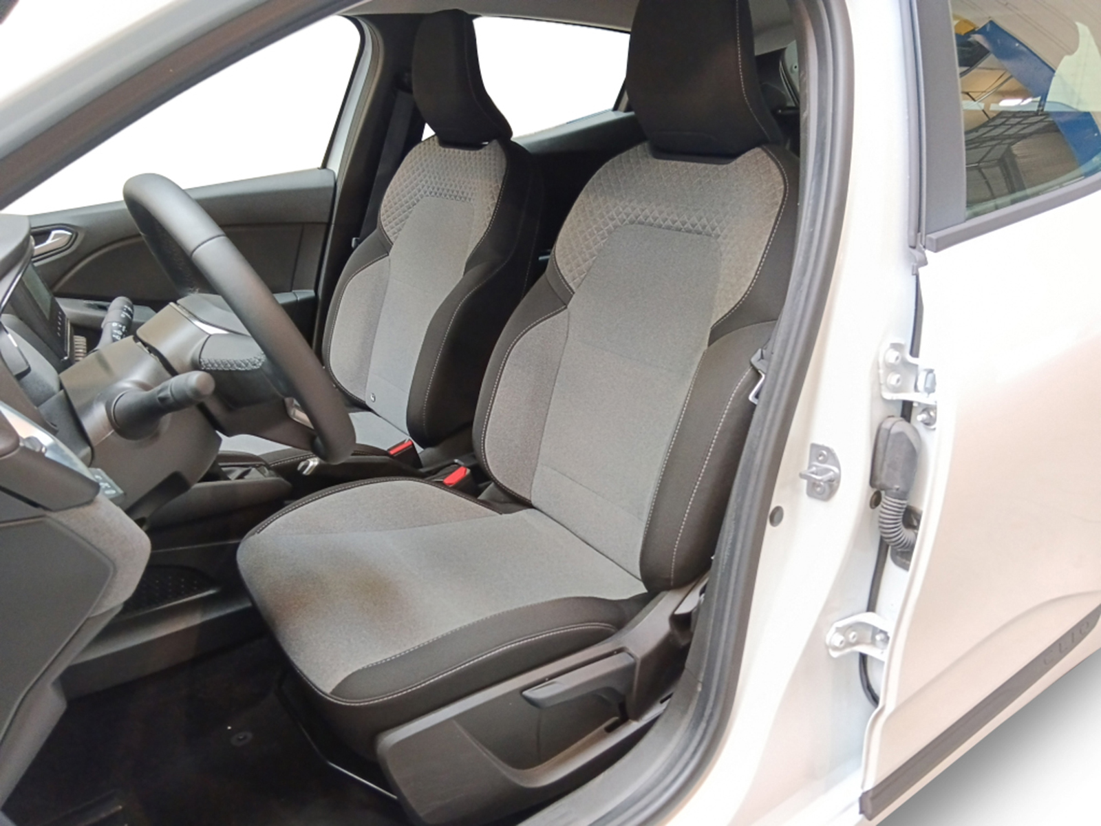 RENAULT Clio 1.5 BLUE DCI 100CH EVOLUTION GSR2 - ref: 72565 - Photo 10