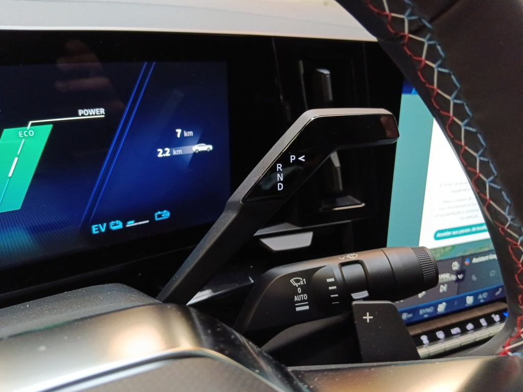 RENAULT Rafale 1.2 E-TECH FULL HYBRID 200CH ESPRIT ALPINE - 25 - ref: 73188 - Photo 15