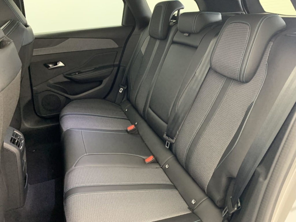 PEUGEOT 308 SW PureTech 130ch S S EAT8 Allure Pack - ref: 1-311792 - Photo 17