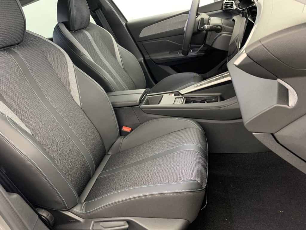 PEUGEOT 308 SW PureTech 130ch S S EAT8 Allure Pack - ref: 1-311792 - Photo 9