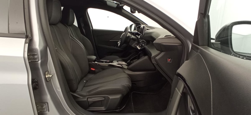 PEUGEOT 208 ELECTRIQUE 50 KWH 136CH GT - ref: 1-313882 - Photo 7