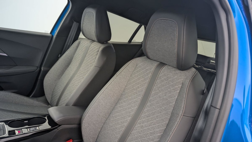 PEUGEOT 2008 PureTech 100 S S BVM6 Allure - ref: 1-317773 - Photo 16