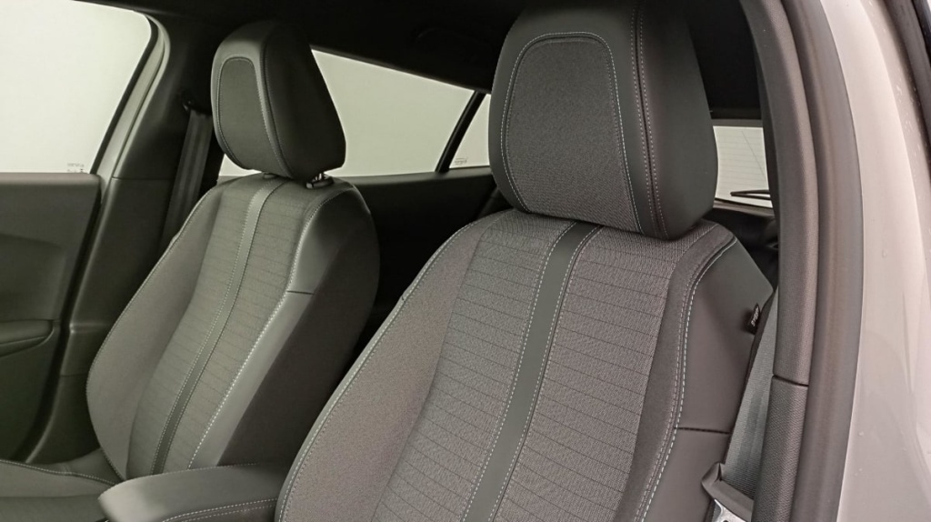 PEUGEOT 2008 PureTech 100 S S BVM6 Allure Pack - ref: 1-317957 - Photo 14