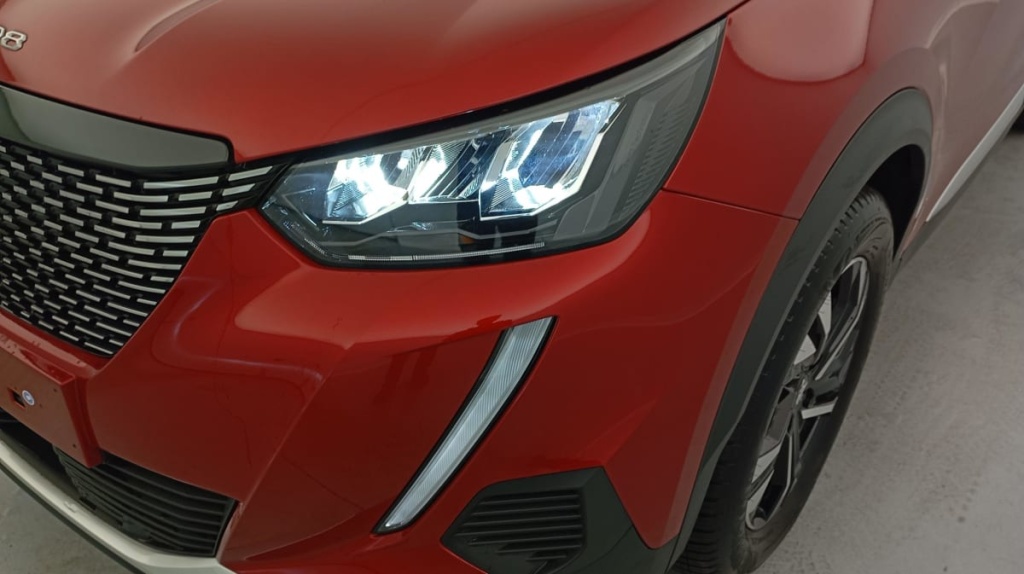 PEUGEOT 2008 PureTech 100 S S BVM6 Allure Pack - ref: 1-317960 - Photo 19