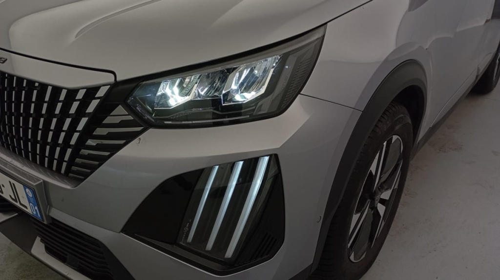 PEUGEOT 2008 PureTech 100 S S BVM6 Allure - ref: 1-320349 - Photo 19