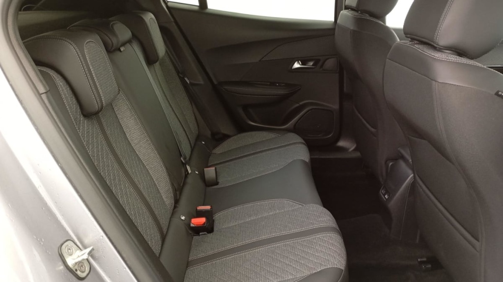 PEUGEOT 2008 PureTech 100 S S BVM6 Allure - ref: 1-320349 - Photo 8