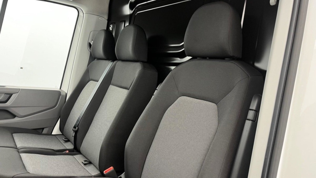 VOLKSWAGEN Crafter 35 L3H3 2.0 TDI 140 CH BUSINESS - ref: 1-320806 - Photo 10