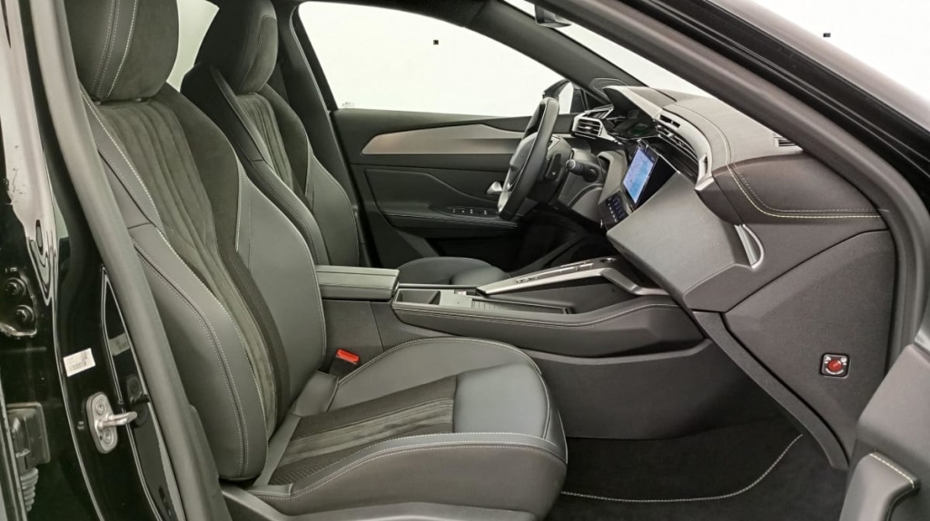 PEUGEOT 408 PureTech 130 ch S S EAT8 GT - ref: 1-321536 - Photo 7