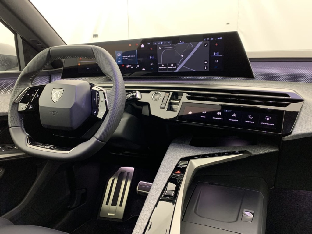 PEUGEOT 5008 Hybrid 145 e-DCS6 GT - ref: 1-324884 - Photo 19