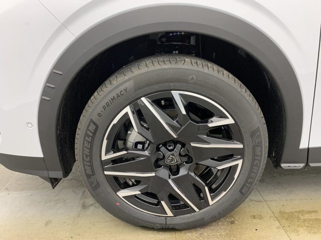 PEUGEOT 5008 Hybrid 145 e-DCS6 GT - ref: 1-324884 - Photo 9