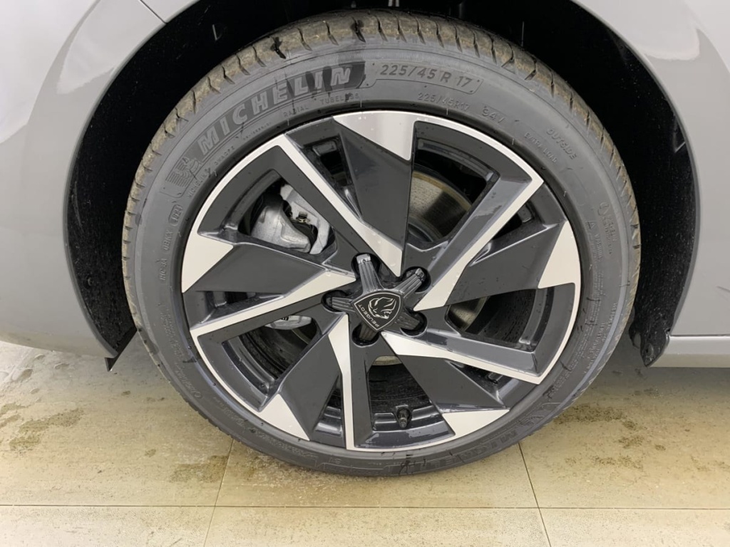 PEUGEOT 308 BlueHDi 130ch S S EAT8 Allure - ref: 1-325082 - Photo 17