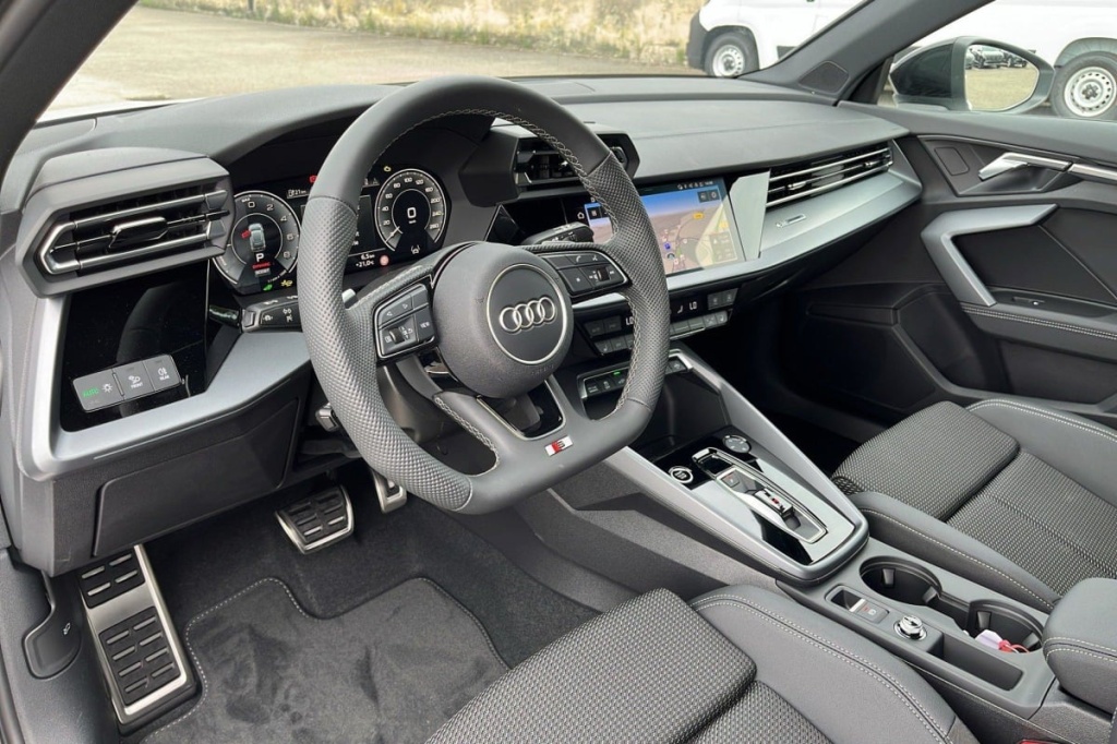 AUDI A3 SPORTBACK NOUVELLE 45 TFSI E HYBRIDE RECHARGEABLE 272 S TRONIC 6 S LINE - ref: 1-326827 - Photo 18