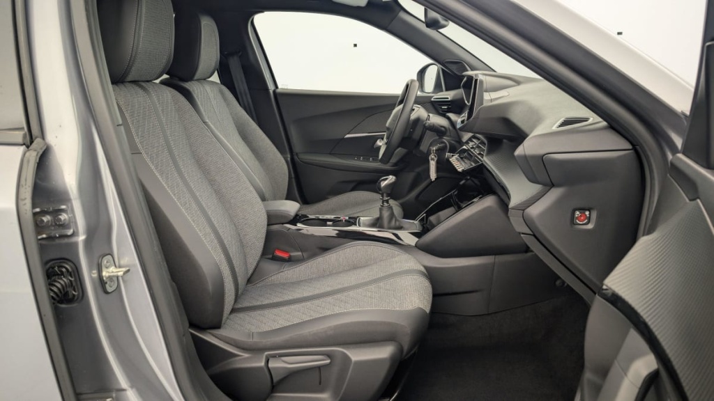 PEUGEOT 2008 PureTech 100 S S BVM6 Allure - ref: 1-327912 - Photo 7