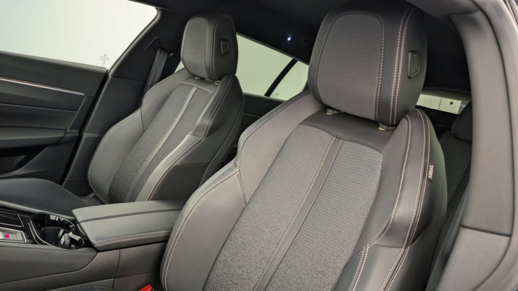 PEUGEOT 508 SW PureTech 130 ch S S EAT8 Allure Pack - ref: 1-330031 - Photo 16