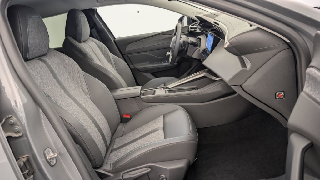 PEUGEOT 408 PureTech 130 ch S S EAT8 Allure - ref: 1-330044 - Photo 7