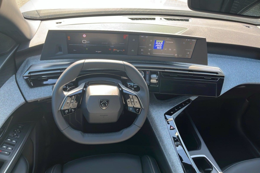PEUGEOT 3008 Hybrid 145 e-DCS6 Allure - ref: 1-330121 - Photo 13