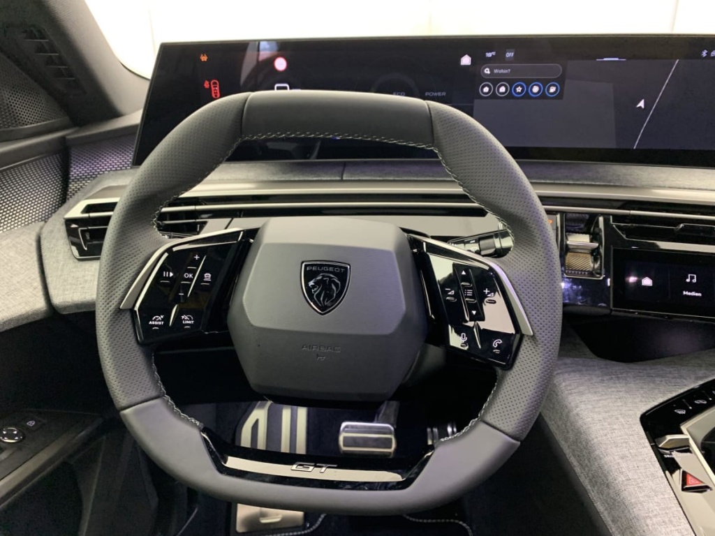 PEUGEOT 3008 Hybrid 145 e-DCS6 GT - ref: 1-330240 - Photo 16