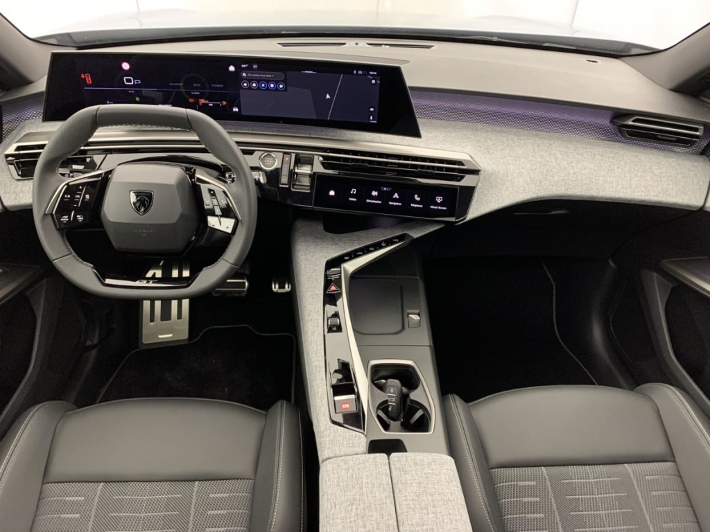 PEUGEOT 3008 Hybrid 145 e-DCS6 GT - ref: 1-330261 - Photo 12