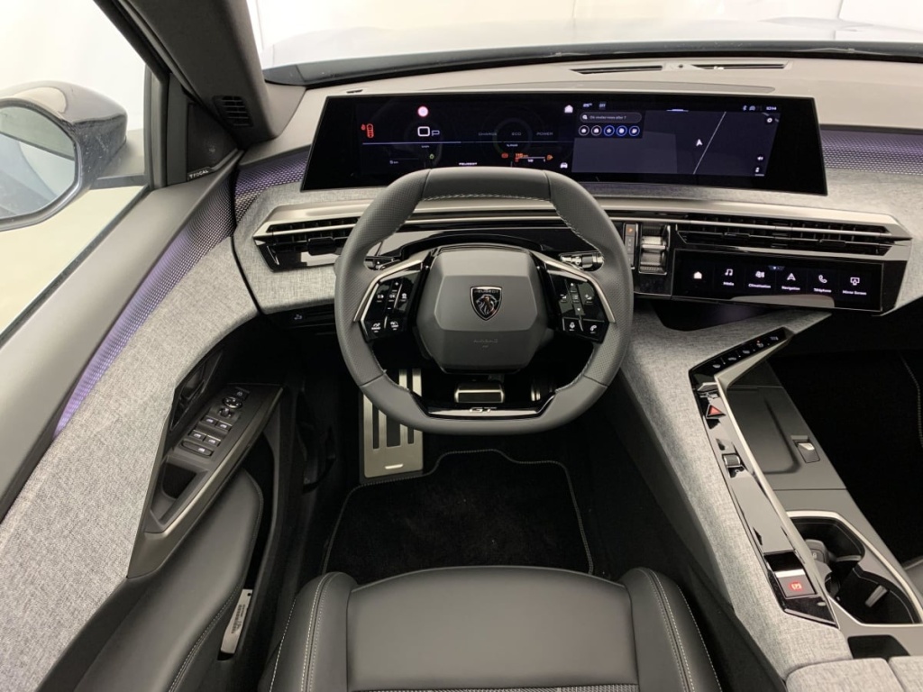 PEUGEOT 3008 Hybrid 145 e-DCS6 GT - ref: 1-330261 - Photo 13
