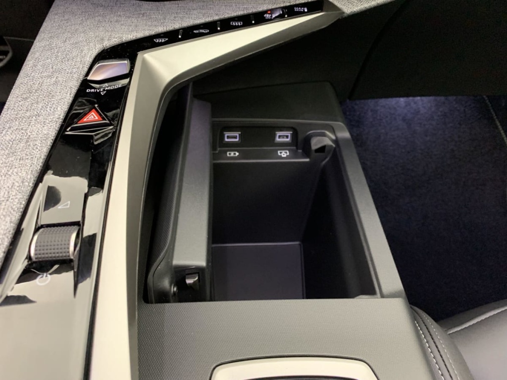 PEUGEOT 3008 Hybrid 145 e-DCS6 GT - ref: 1-330261 - Photo 19