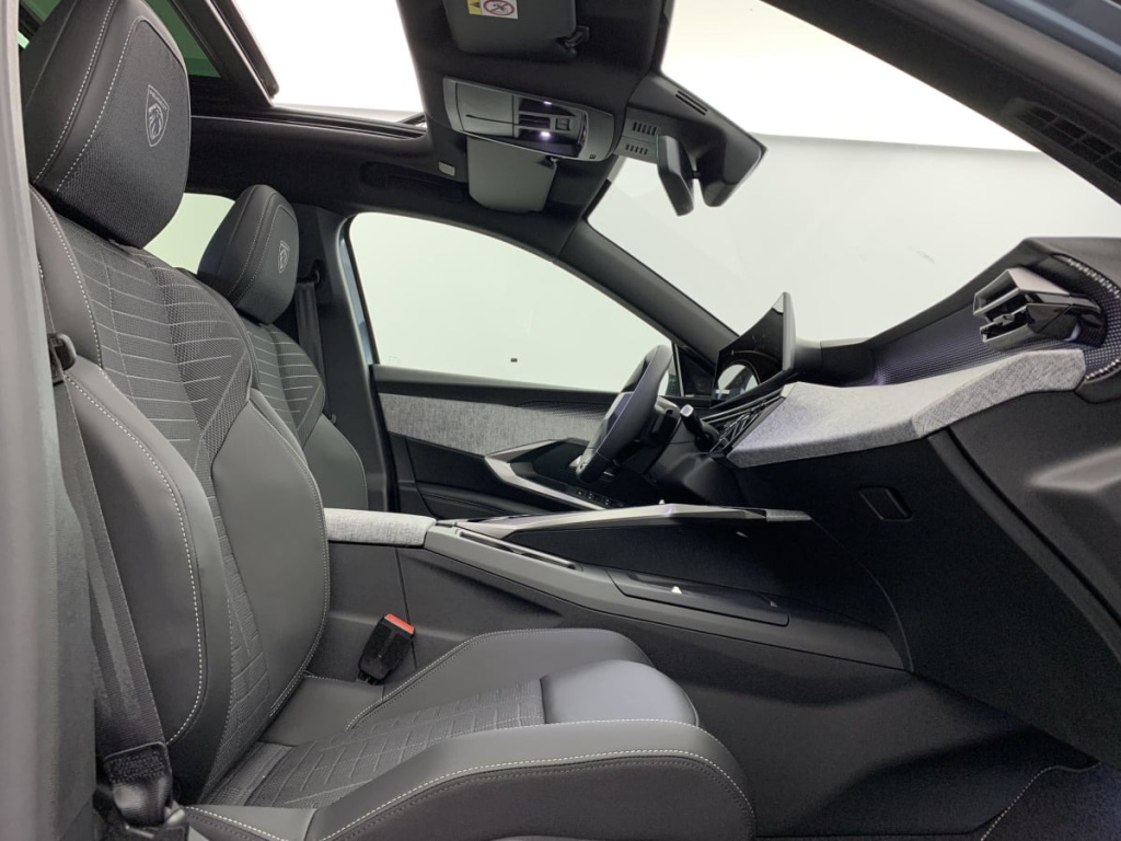 PEUGEOT 3008 Hybrid 145 e-DCS6 GT - ref: 1-330261 - Photo 9