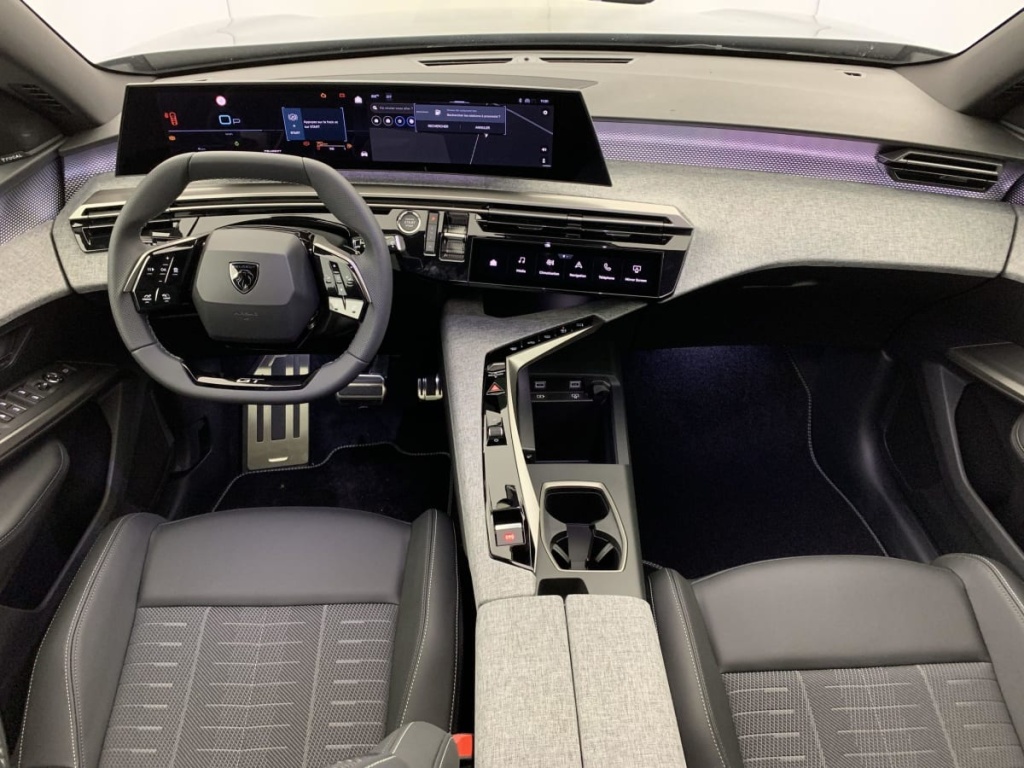 PEUGEOT 3008 Hybrid 145 e-DCS6 GT - ref: 1-330280 - Photo 12