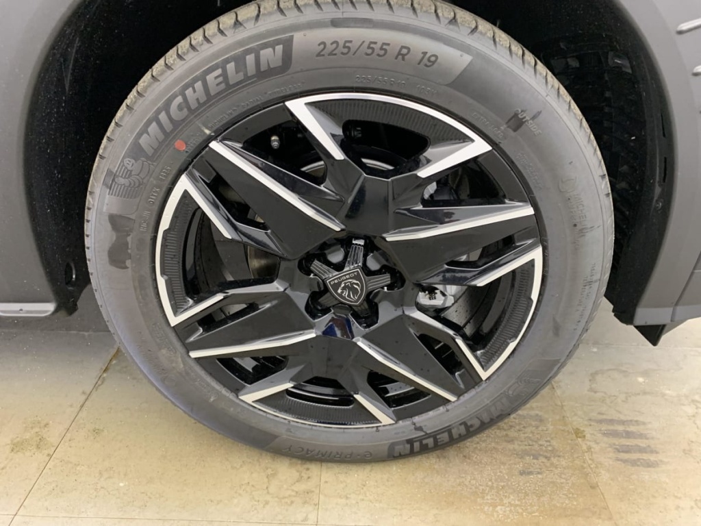 PEUGEOT 3008 Hybrid 145 e-DCS6 GT - ref: 1-330280 - Photo 14